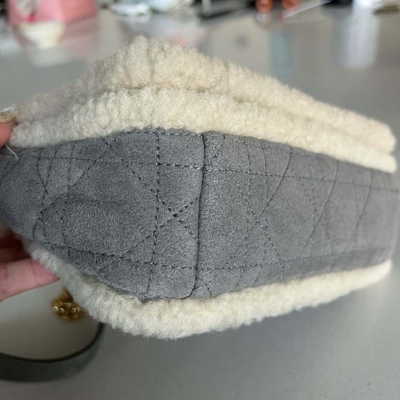 BNWT CHRISTIAN DIOR shearling Caro bag - Picture 6 of 14